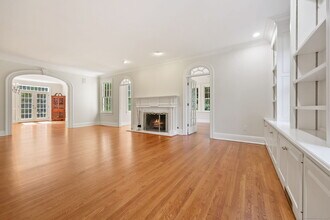 134 Valley Rd in New Canaan, CT - Building Photo - Building Photo
