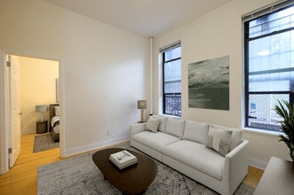 750 9th Ave in New York, NY - Building Photo - Building Photo