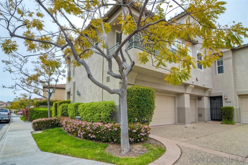 3082 Via Maximo in Carlsbad, CA - Building Photo