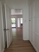 6842 Camrose Dr, Unit 6842 in Los Angeles, CA - Building Photo - Building Photo