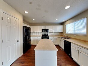 15592 Olmsted Pl in Denver, CO - Building Photo - Building Photo