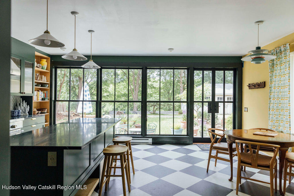 5 Fairview Ave in Chatham, NY - Building Photo