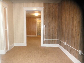 26 Main St S, Unit 2 in Hutchinson, MN - Building Photo - Building Photo
