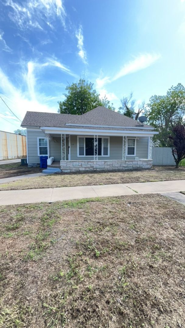 property at 113 W Wabash Ave