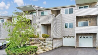 23 Pameeches Path in East Moriches, NY - Building Photo - Building Photo