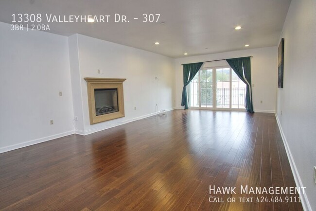 13308 Valleyheart Dr in Los Angeles, CA - Building Photo - Building Photo