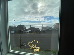 3550 NW Jetty Ave in Lincoln City, OR - Building Photo - Building Photo