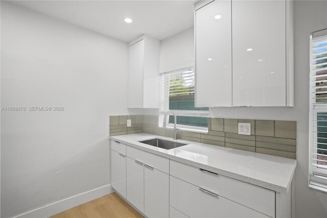 550 NE 68th St in Miami, FL - Building Photo - Building Photo