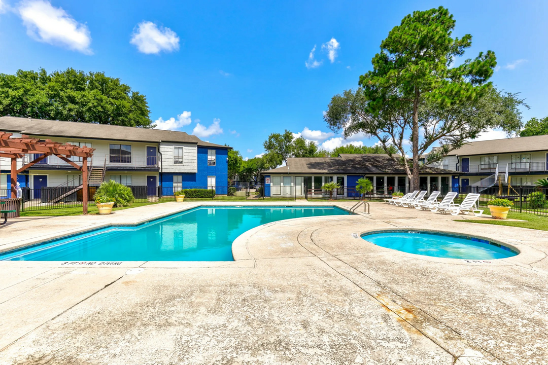 The Redford in Houston, TX - Building Photo