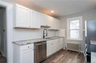 50-52-52 House St in Glastonbury, CT - Building Photo - Building Photo