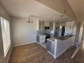 45 Anair Way in Oakland, CA - Building Photo - Building Photo