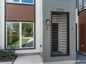 7802 Queen St in Houston, TX - Building Photo - Building Photo