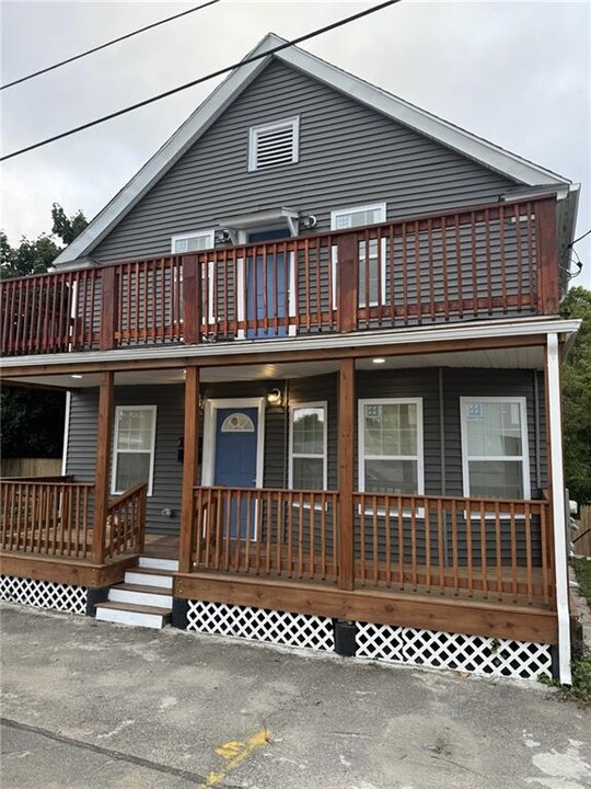 25 Tripoli St-Unit -2 in Cranston, RI - Building Photo