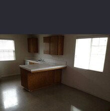 2247 W Lark Ave in Visalia, CA - Building Photo - Building Photo