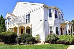 311 Tulip Ln in Freehold, NJ - Building Photo