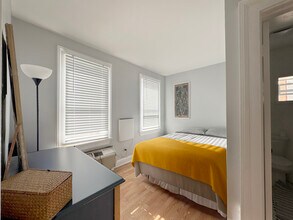 220 E Cross St in Baltimore, MD - Building Photo - Building Photo