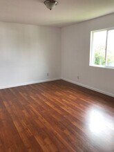 1324 Sutherland St in Los Angeles, CA - Building Photo - Building Photo