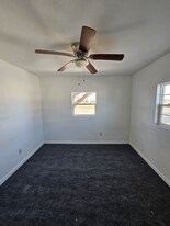 1726 E Dartmouth St in Lubbock, TX - Building Photo