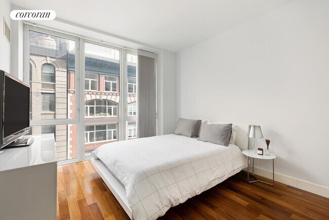 130-132 W 20th St in New York, NY - Building Photo - Building Photo