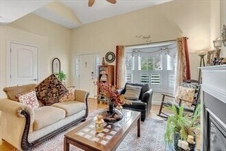1c Charles Ridge Rd in Littleton, MA - Building Photo - Building Photo