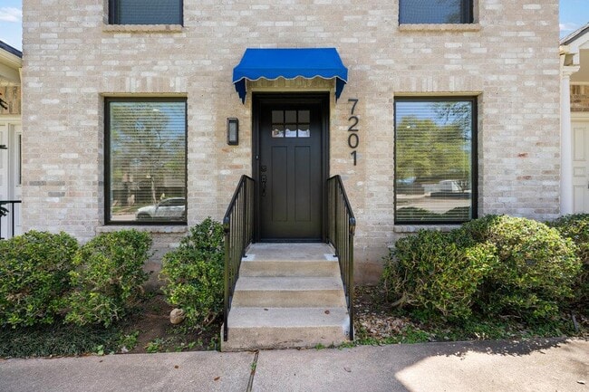7201 Chimney Corners in Austin, TX - Building Photo - Building Photo