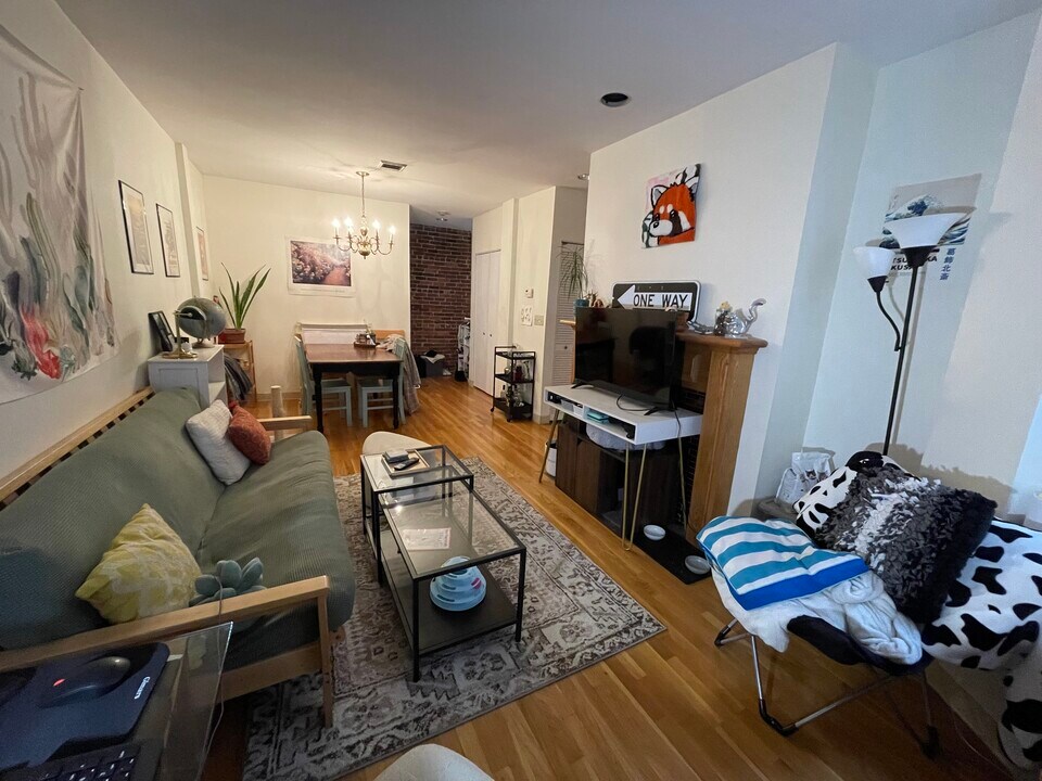 102 Gainsborough St, Unit 106 e in Boston, MA - Building Photo