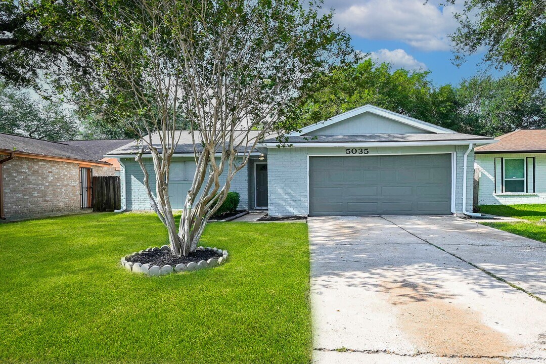 5035 Court Rd in Houston, TX - Building Photo