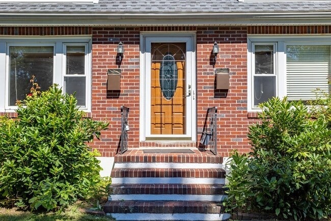 17 Benson Ave in Framingham, MA - Building Photo - Building Photo