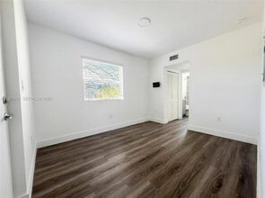 1710 NW 1st Ct, Unit 1 in Miami, FL - Building Photo - Building Photo