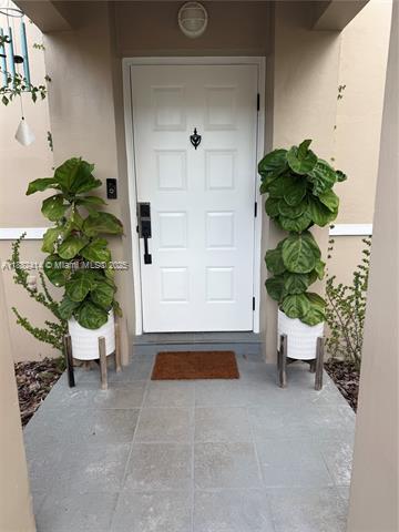 5460 SW 70th Pl N in Miami, FL - Building Photo - Building Photo