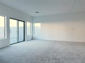 696 Stone Hammer Ave in Las Vegas, NV - Building Photo - Building Photo