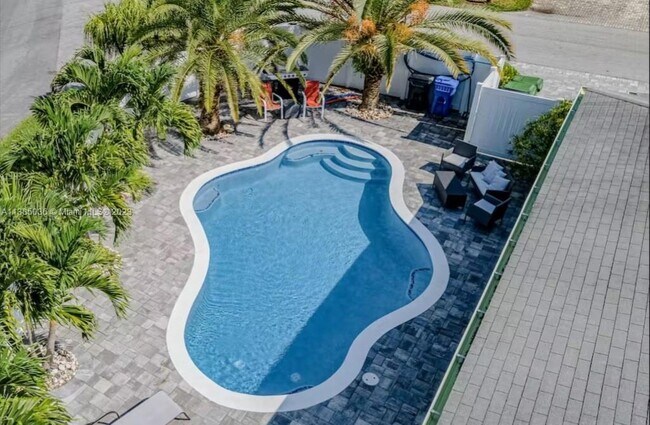 2421 NE 25th Pl-Unit -2423 in Fort Lauderdale, FL - Building Photo - Building Photo