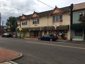 701-711 W Wyoming Ave in Lockland, OH - Building Photo - Building Photo