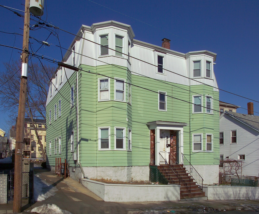 337 Hartwell St in Fall River, MA - Foto de edificio