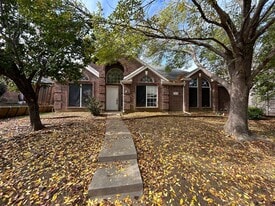 4217 Oak Grove Dr in Carrollton, TX - Building Photo