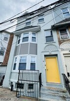 46 Oriental St in Newark, NJ - Building Photo
