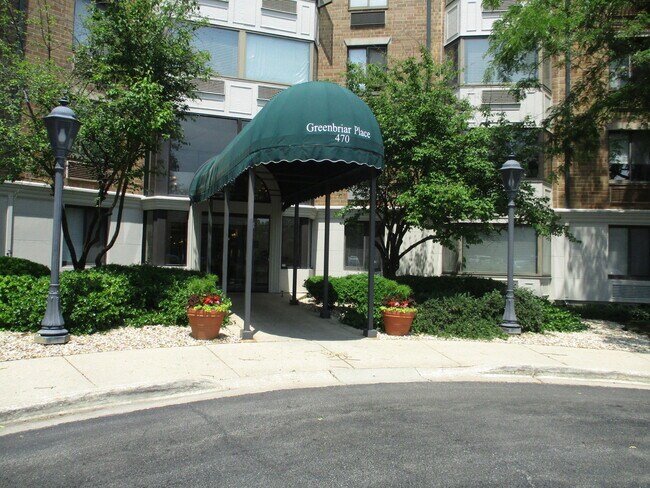 470 Fawell Blvd in Glen Ellyn, IL - Building Photo - Building Photo