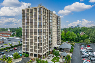 The Hampshire in Greensboro, NC - Building Photo - Primary Photo