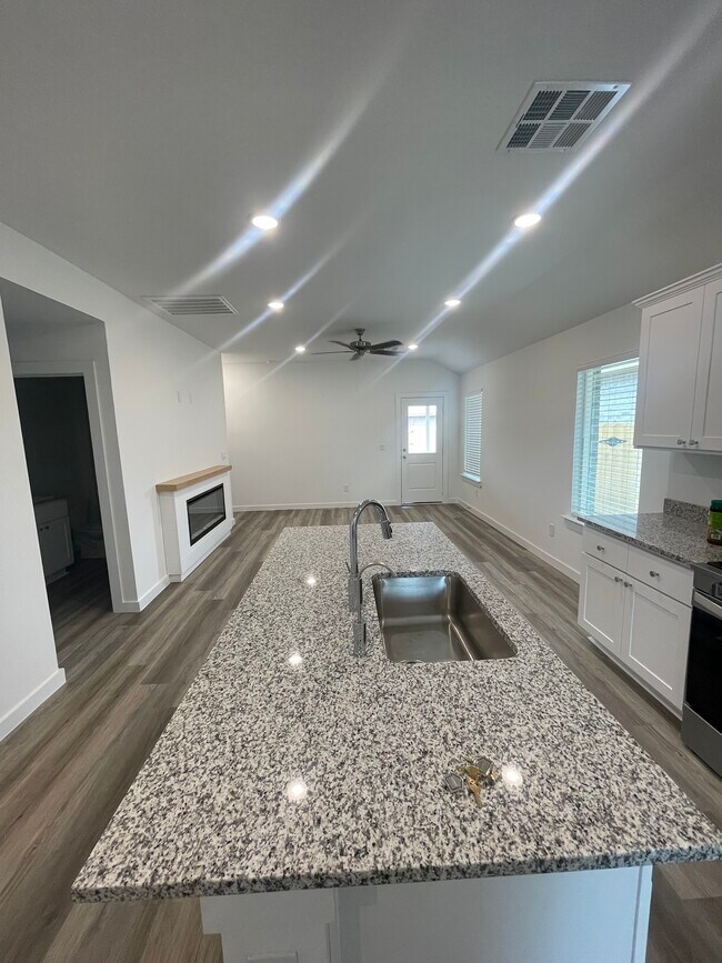 7452 9th St in Lubbock, TX - Building Photo - Building Photo