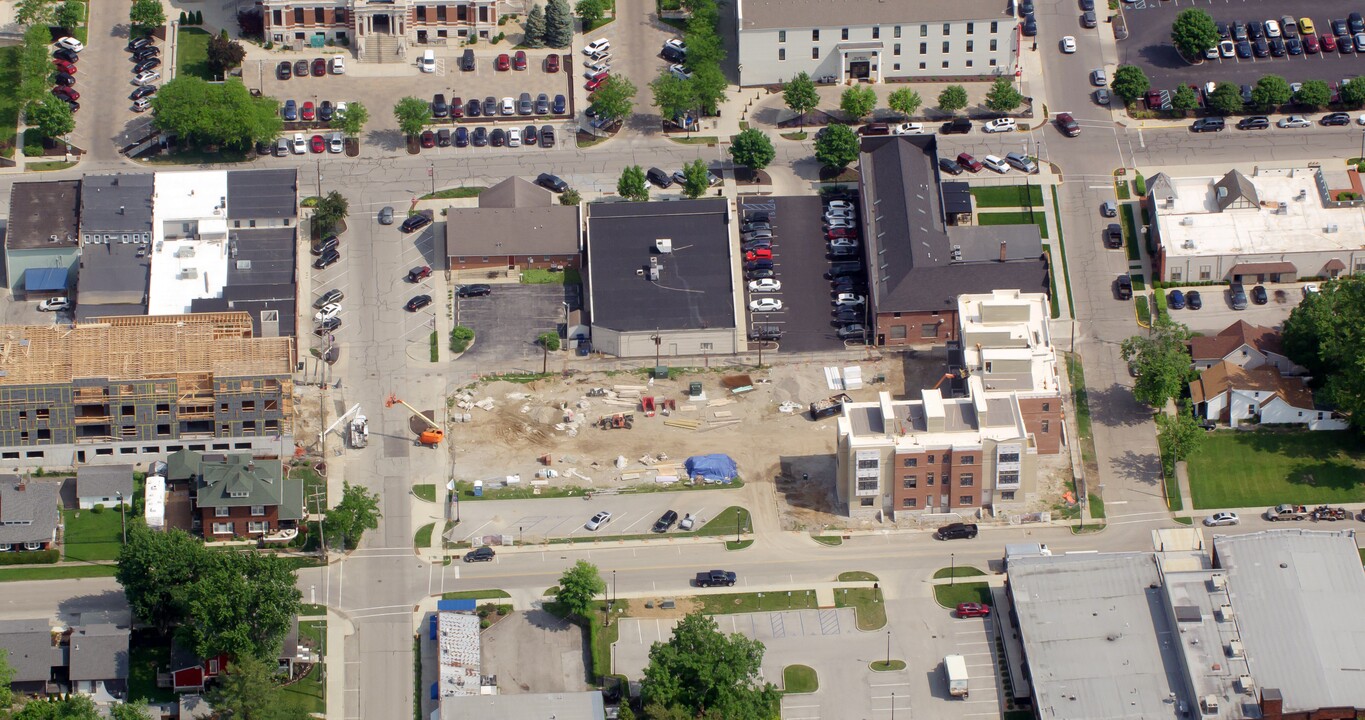 Newkirk Square in Franklin, IN - Building Photo