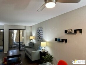 2810 N Arcadia Ct in Palm Springs, CA - Building Photo - Building Photo