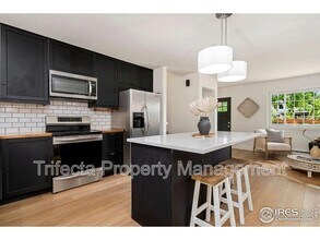 4329 Main St in Timnath, CO - Foto de edificio - Building Photo