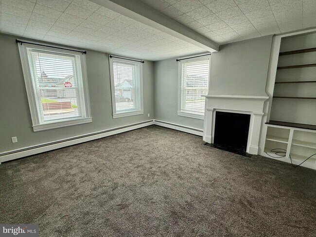 136 E Madison St in Greencastle, PA - Building Photo - Building Photo
