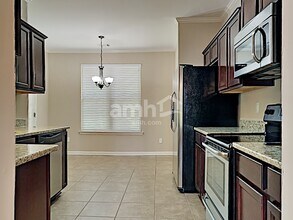 4957 Shira Dr in Arlington, TN - Foto de edificio - Building Photo
