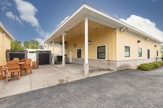 6475 Collamer Rd in East Syracuse, NY - Building Photo - Building Photo