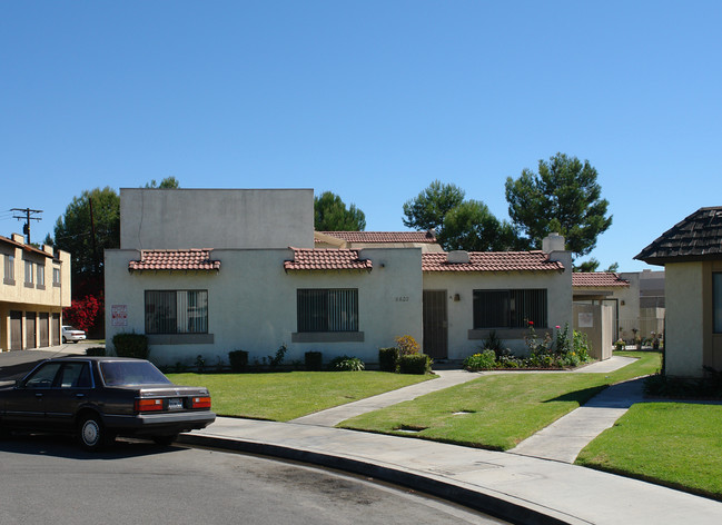 6602 Westpark Pl in Westminster, CA - Foto de edificio - Building Photo