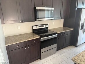 932 NW 5th Ave in Cape Coral, FL - Building Photo - Building Photo