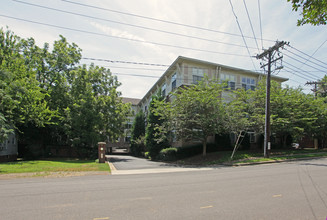 Lofts at Elizabeth in Charlotte, NC - Building Photo - Building Photo