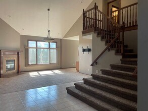42040 Dorchester Ct in Clinton Township, MI - Building Photo - Building Photo