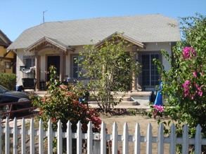 2927 S Budlong Ave in Los Angeles, CA - Building Photo - Building Photo